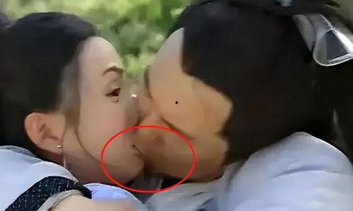摸胸吻胸视频,揭秘摸胸吻胸视频背后的故事