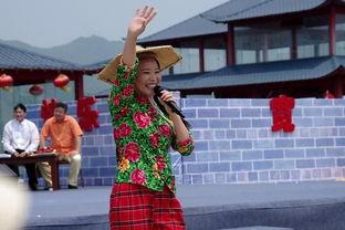 草帽姐演出最新视频,激情四溢，舞动青春风采