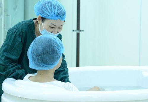 孕妇水中分娩视频,见证母爱奇迹的温柔时刻