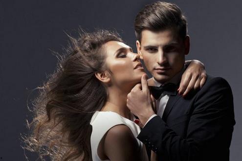 男人吻女人视频,捕捉浪漫瞬间的甜蜜瞬间