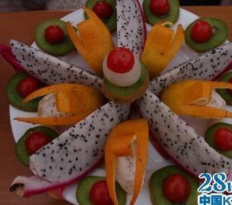 简单水果拼盘视频,简单视频教你轻松打造缤纷果盘