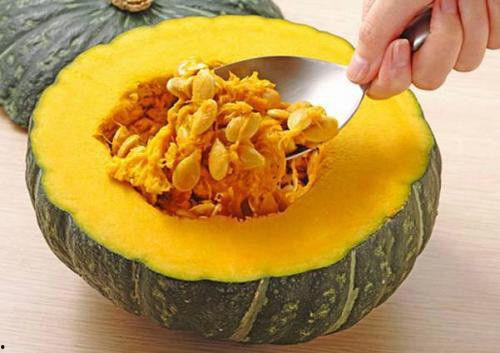 黑瓜里面的籽怎么吃的呢,黑瓜籽的多样食用方法揭秘