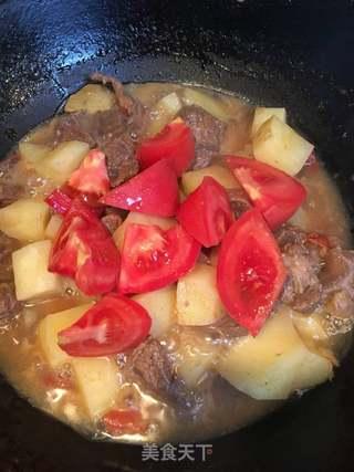 西红柿土豆炖牛肉视频,西红柿土豆炖牛肉，营养满分的一锅炖