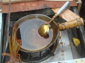 糖画熬糖视频,传统美食的熬制魅力展现