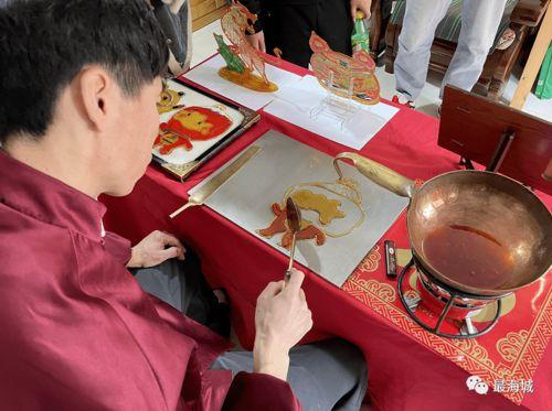 糖画熬糖视频,传统美食的熬制魅力展现