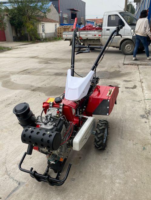 小型农用耕田机视频,视频揭秘小型农用机械的田间风采