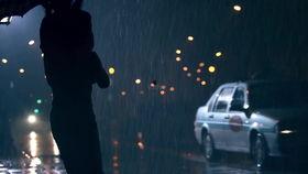 雨夜视频,视频揭秘惊悚瞬间