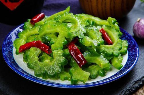 电视上有今日宜吃瓜嘛,宜吃瓜还是关注时事？