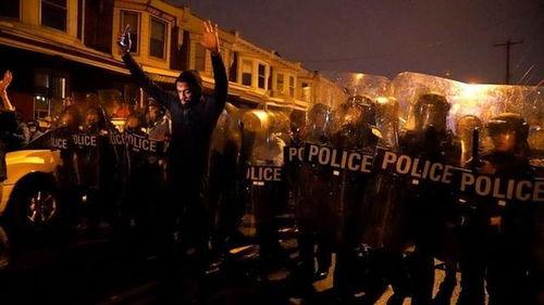 美国暴乱视频,冲突升级，街头烽火连天