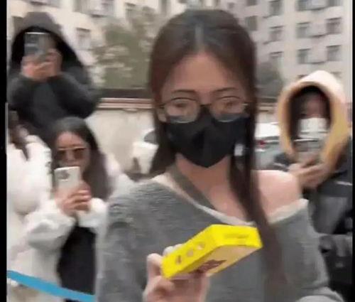 最近很火的吃瓜爆料,吃瓜群众揭秘明星幕后真相