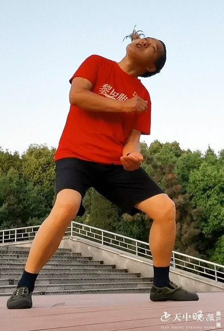 北京踢毽子高手视频,京城踢毽子高手绝技大揭秘