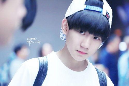 王源恋情吃瓜爆料图片,甜蜜瞬间引发网友热议