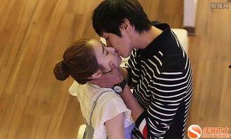 男生和女生亲吻视频,男生女生甜蜜亲吻视频曝光