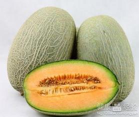 吃哈密瓜吐出来是黑的,揭秘吐出黑籽的奇妙现象