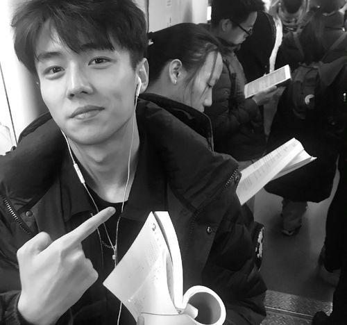 吃瓜娱乐微博头像男,揭秘吃瓜娱乐界男星们的微博头像魅力