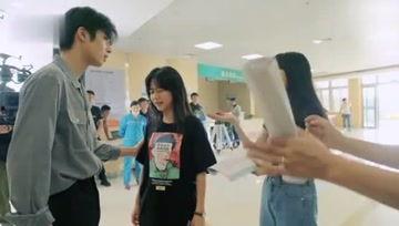 娱乐吃瓜两人直播,娱乐吃瓜达人带你领略直播界的欢乐盛宴